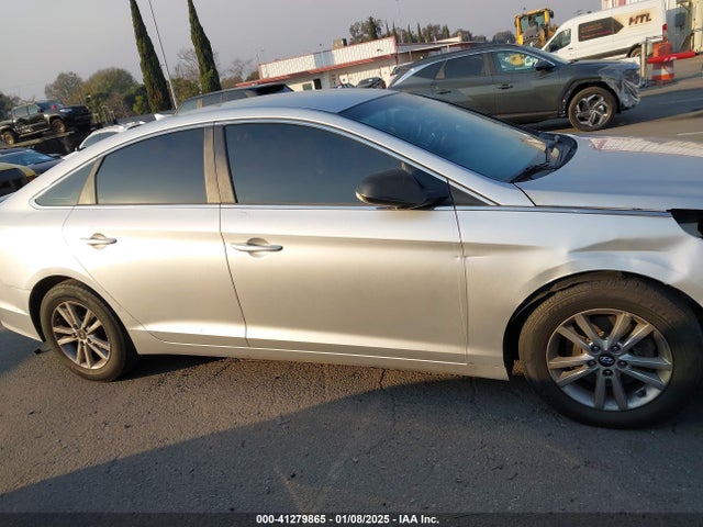 Hyundai SONATA SE 2016 5NPE24AF1GH375242 Image 14