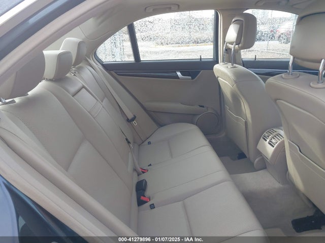 WDDGF8AB4EA948338 Mercedes-Benz C 300 Luxury 4matic/sport 4matic