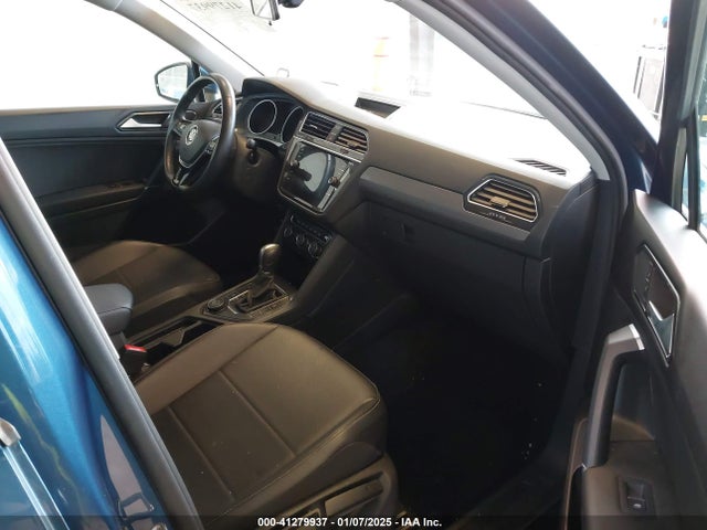 3VV2B7AX3JM166231 Volkswagen Tiguan 2.0t Se/2.0t Sel