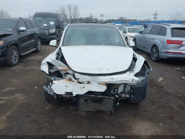 5YJYGDEE1LF044783 Tesla 2020