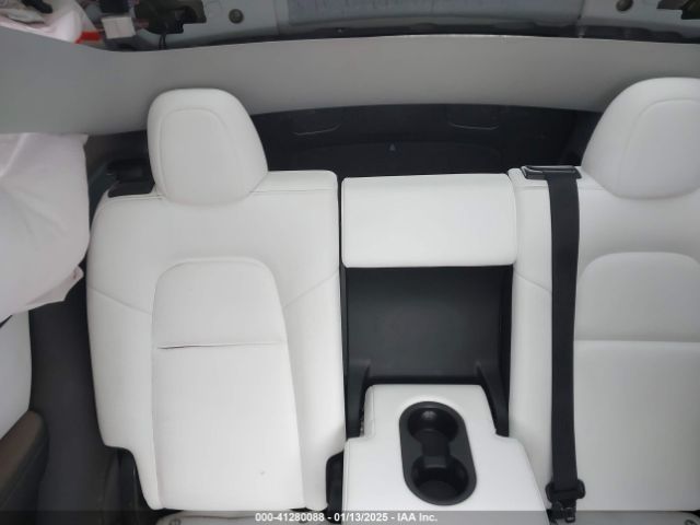 5YJYGDEE1LF044783 Tesla 2020