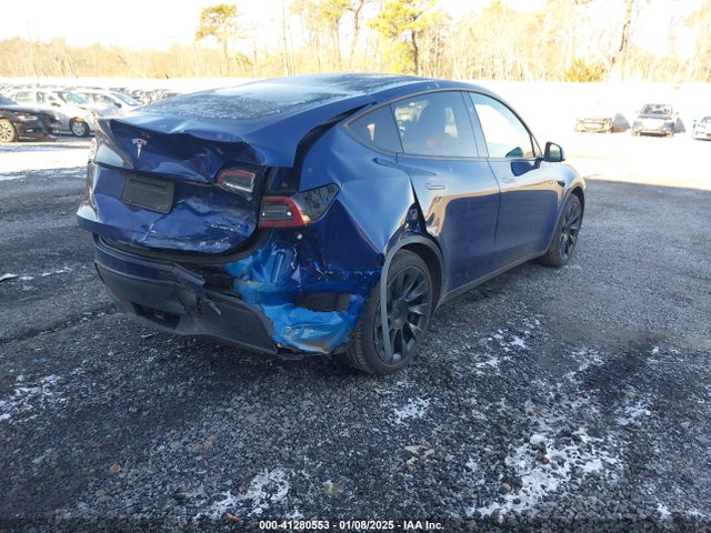 2023 TESLA MODEL Y 7SAYGDEE6PF804764 Photo 3