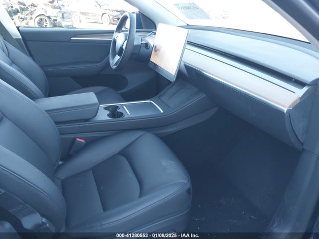 2023 TESLA MODEL Y 7SAYGDEE6PF804764 Photo 4