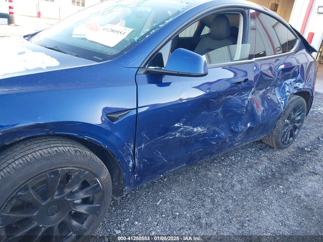 2023 TESLA MODEL Y 7SAYGDEE6PF804764 Photo 5