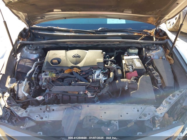 4T1B11HK9JU011733 Toyota CAMRY SE