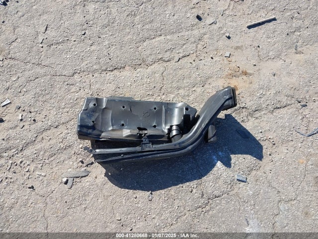 4T1B11HK9JU011733 Toyota CAMRY SE