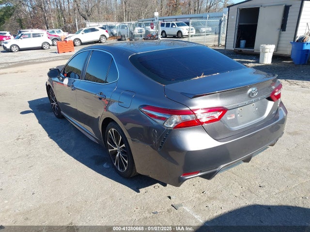 4T1B11HK9JU011733 Toyota CAMRY SE