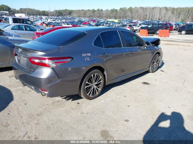 4T1B11HK9JU011733 Toyota CAMRY SE