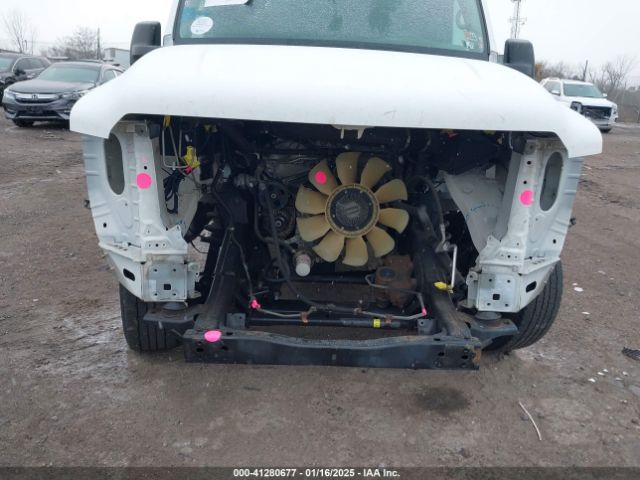 1N6BF0LY6JN814891 Nissan Nv Cargo Nv2500 Hd Sv V6