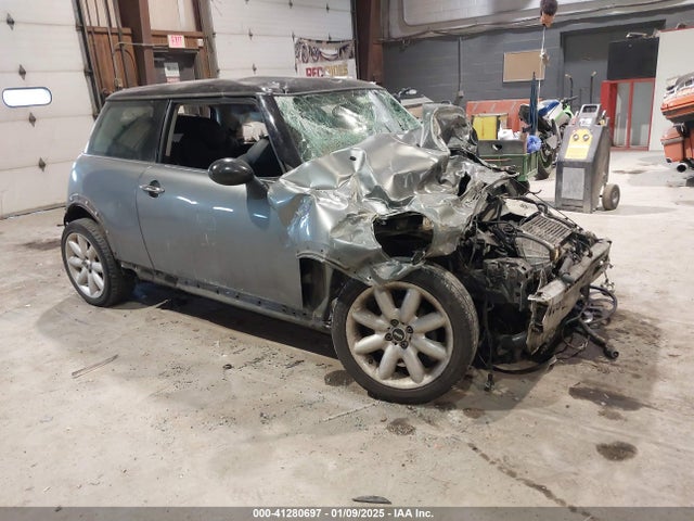 2004 MINI COOPER S WMWRE33474TD75011 Photo 0