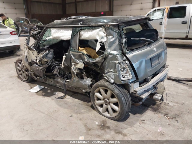 2004 MINI COOPER S WMWRE33474TD75011 Photo 2