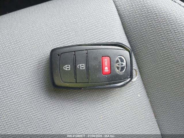 7MUFBABG8RV047958 Toyota Corolla Cross Hybrid S