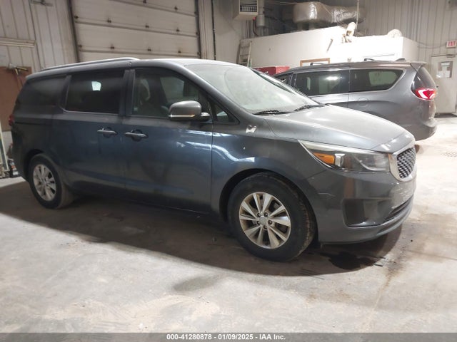 2015 KNDMB5C17F6063440 main image