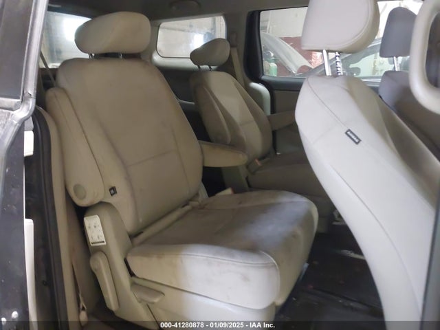 KIA SEDONA LX 2015 KNDMB5C17F6063440 Image 8