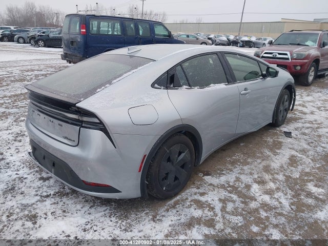 JTDACACU1R3030670 Toyota Prius Prime Se