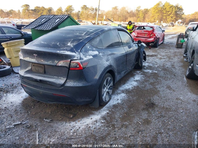2021 TESLA MODEL Y 5YJYGDEE4MF142255 Photo 3
