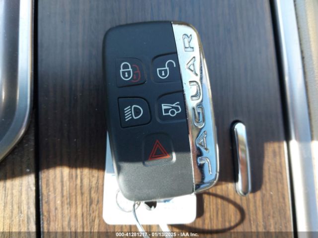2013 JAGUAR XF SAJWA0E74D8S96856 Photo 10