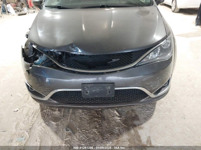 Chrysler Pacifica Touring L 2018 2C4RC1BG2JR214400 Image 12