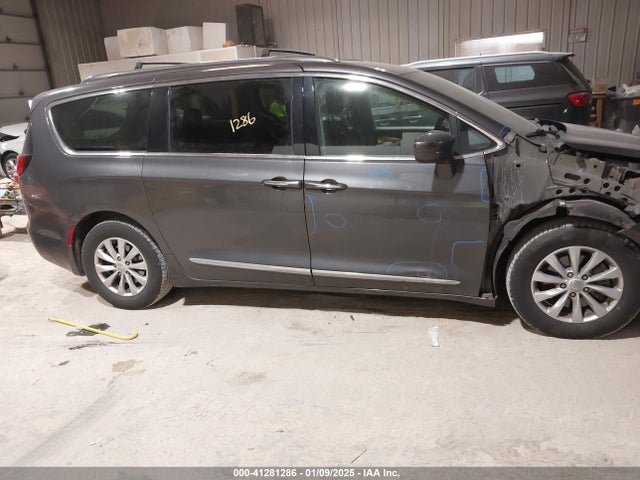 Chrysler Pacifica Touring L 2018 2C4RC1BG2JR214400 Image 13