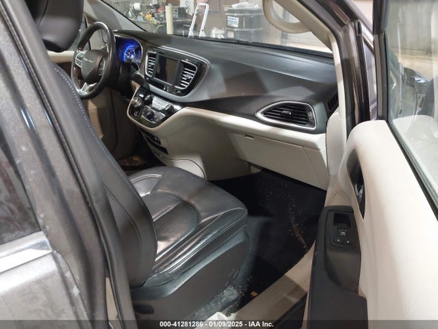 Chrysler Pacifica Touring L 2018 2C4RC1BG2JR214400 Image 5
