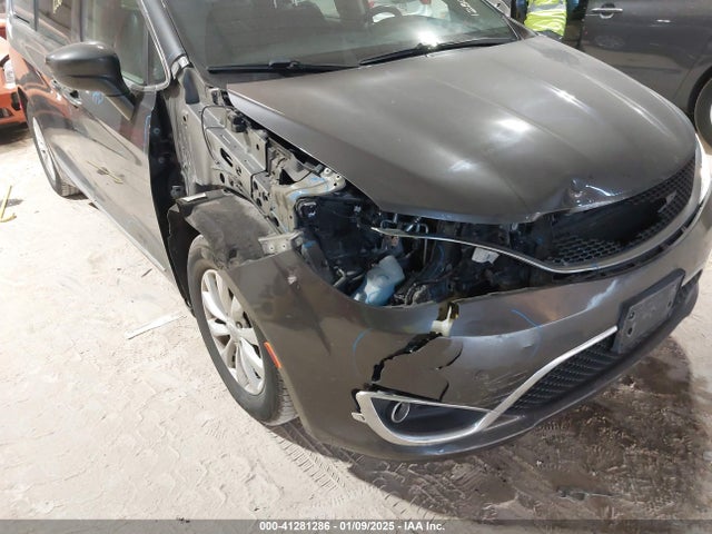 Chrysler Pacifica Touring L 2018 2C4RC1BG2JR214400 Image 6