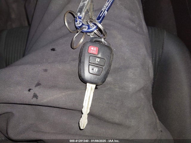 Toyota RAV4 LE 2015 JTMZFREVXFD052641 Image 11