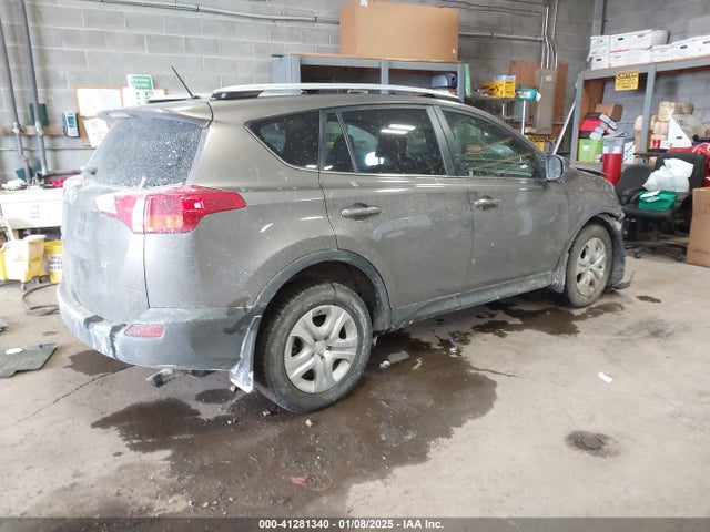 Toyota RAV4 LE 2015 JTMZFREVXFD052641 Image 4