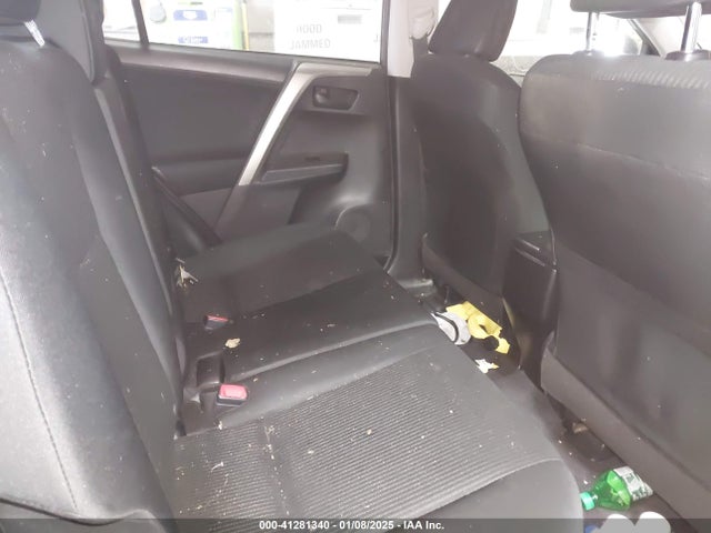 Toyota RAV4 LE 2015 JTMZFREVXFD052641 Image 8