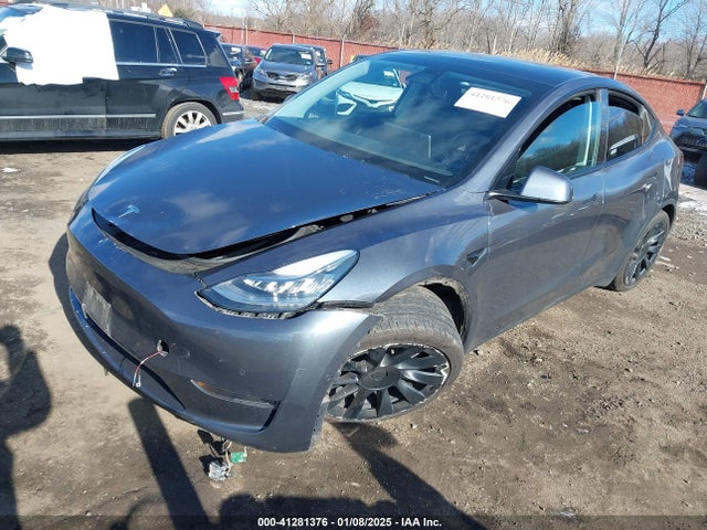 2021 TESLA MODEL Y 5YJYGDEE3MF122966 Photo 1