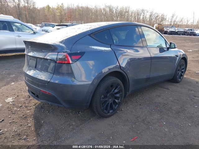 2021 TESLA MODEL Y 5YJYGDEE3MF122966 Photo 3