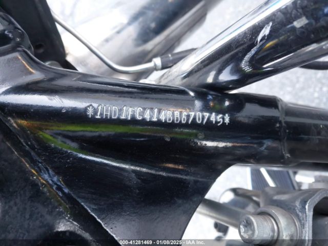 2011 HARLEY-DAVIDSON FLHTCU 1HD1FC414BB670745 Photo 9