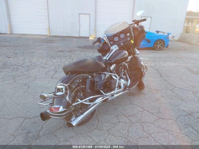 2011 HARLEY-DAVIDSON FLHTCU 1HD1FC414BB670745 Photo 3
