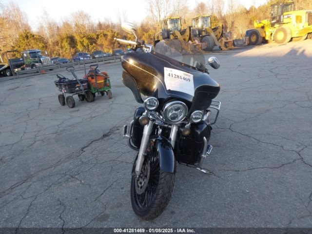 2011 HARLEY-DAVIDSON FLHTCU 1HD1FC414BB670745 Photo 4