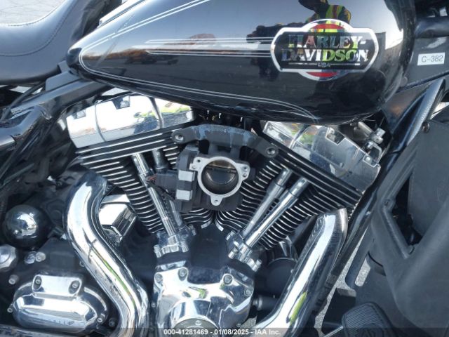 2011 HARLEY-DAVIDSON FLHTCU 1HD1FC414BB670745 Photo 7
