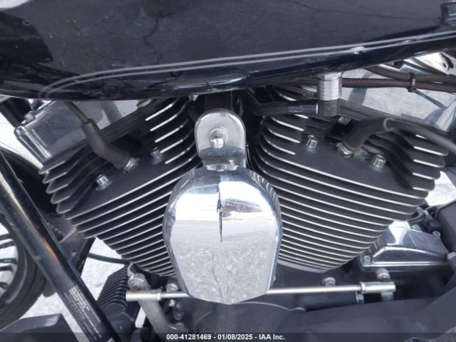 2011 HARLEY-DAVIDSON FLHTCU 1HD1FC414BB670745 Photo 8
