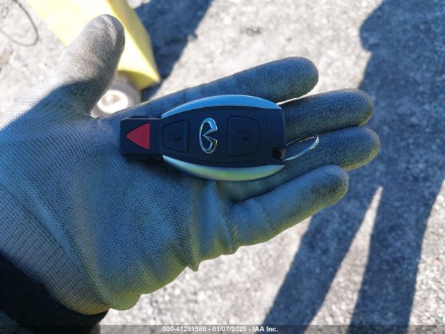SJKCH5CP3HA033931 Infiniti QX30