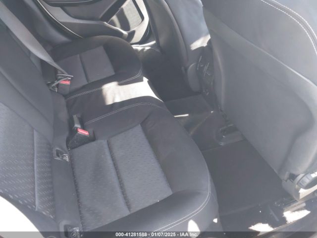 SJKCH5CP3HA033931 Infiniti QX30