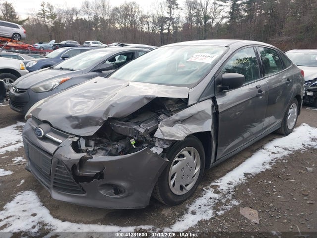 Ford FOCUS S 2014 1FADP3E27EL125467 Image 2