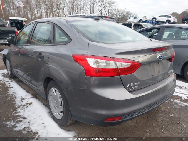 Ford FOCUS S 2014 1FADP3E27EL125467 Image 3