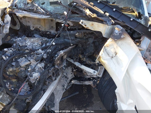 2025 TESLA MODEL Y 7SAYGDED0SF222885 Photo 9