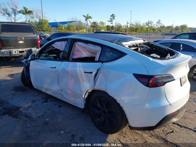 2025 TESLA MODEL Y 7SAYGDED0SF222885 Photo 2