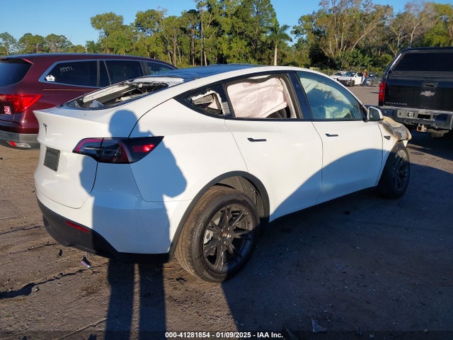2025 TESLA MODEL Y 7SAYGDED0SF222885 Photo 3