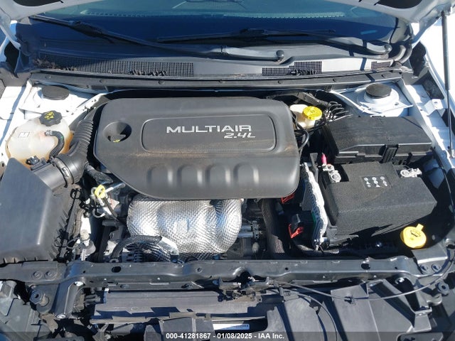 Chrysler 200 Limited 2016 1C3CCCAB3GN137909 Image 10