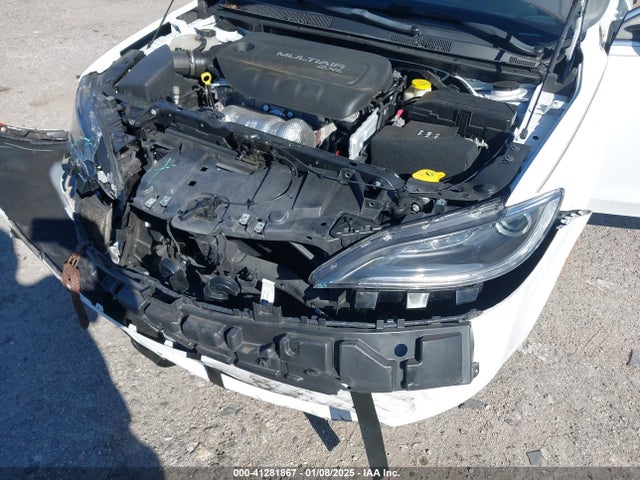Chrysler 200 Limited 2016 1C3CCCAB3GN137909 Image 17