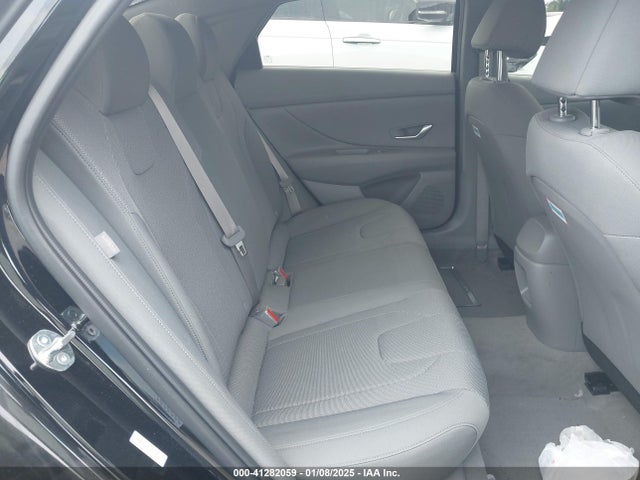 KMHLL4DG7RU739600 Hyundai ELANTRA SE