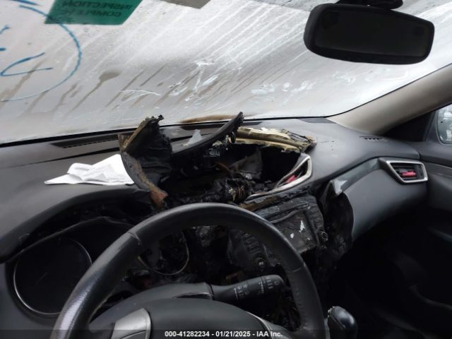 5N1AT2MT6FC781301 Nissan Rogue Sl