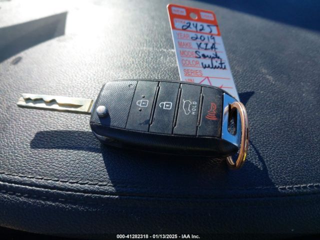 5XYPG4A56KG601177 KIA Sorento 3.3l S