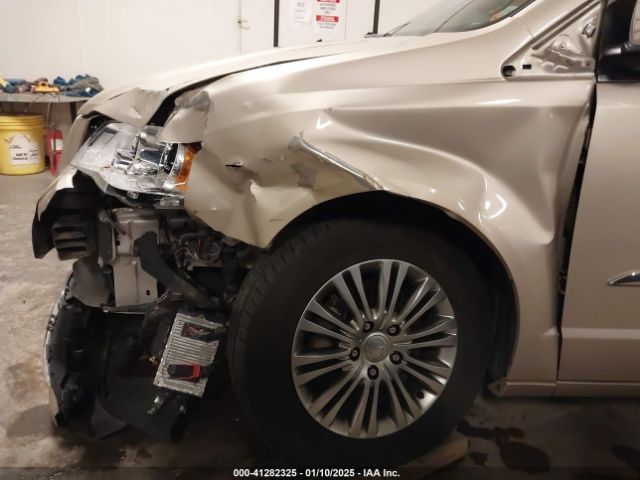 2C4RC1CG9ER143300 Chrysler Town & Country Touring-l