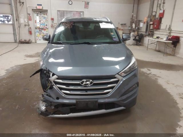 KM8J3CA40HU445272 Hyundai Tucson Se Plus