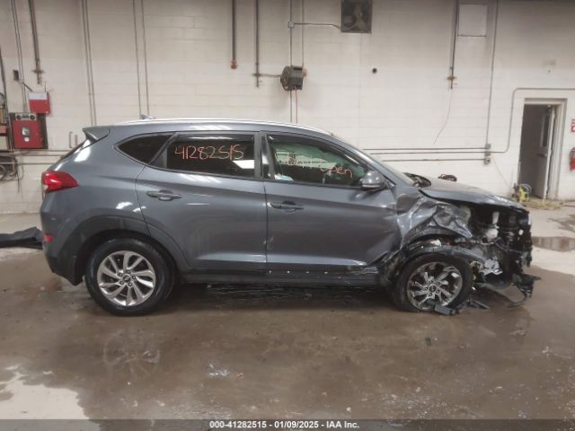 KM8J3CA40HU445272 Hyundai Tucson Se Plus